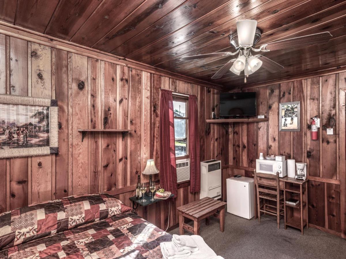 Apache Village 3, Queen Bed, Midtown, Sleeps 2 Рюидозо Екстериор снимка