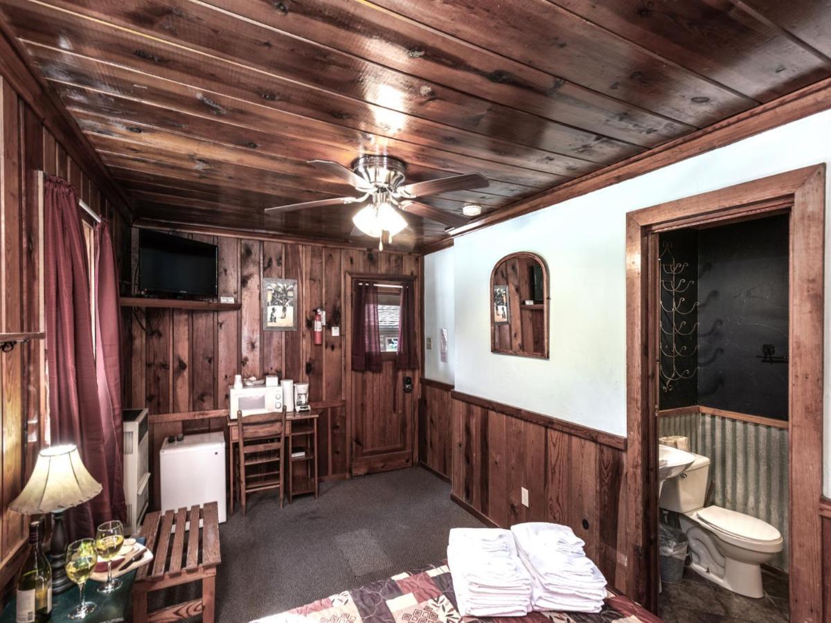 Apache Village 3, Queen Bed, Midtown, Sleeps 2 Рюидозо Екстериор снимка