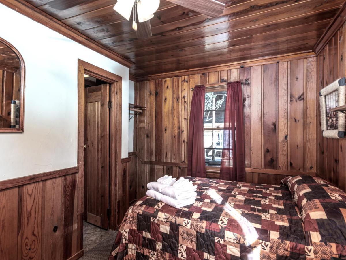 Apache Village 3, Queen Bed, Midtown, Sleeps 2 Рюидозо Екстериор снимка